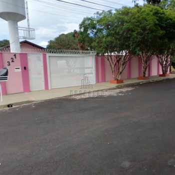 Casa em Jaboticabal, bairro Jardim Tangará
