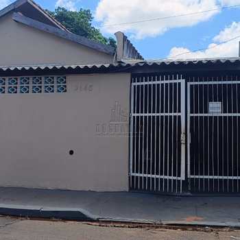 Casa em Jaboticabal, bairro Barreiro