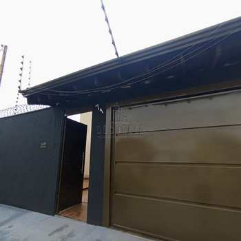 Casa em Jaboticabal, bairro Jardim São José