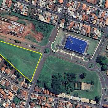 Terreno Comercial em Jaboticabal, bairro Barreiro