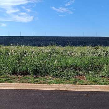 Terreno de Condomínio em Jaboticabal, bairro Jardim Monterrey II