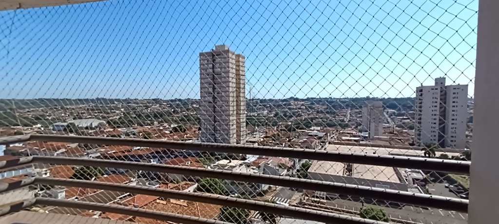 Apartamento em Jaboticabal, no bairro Centro