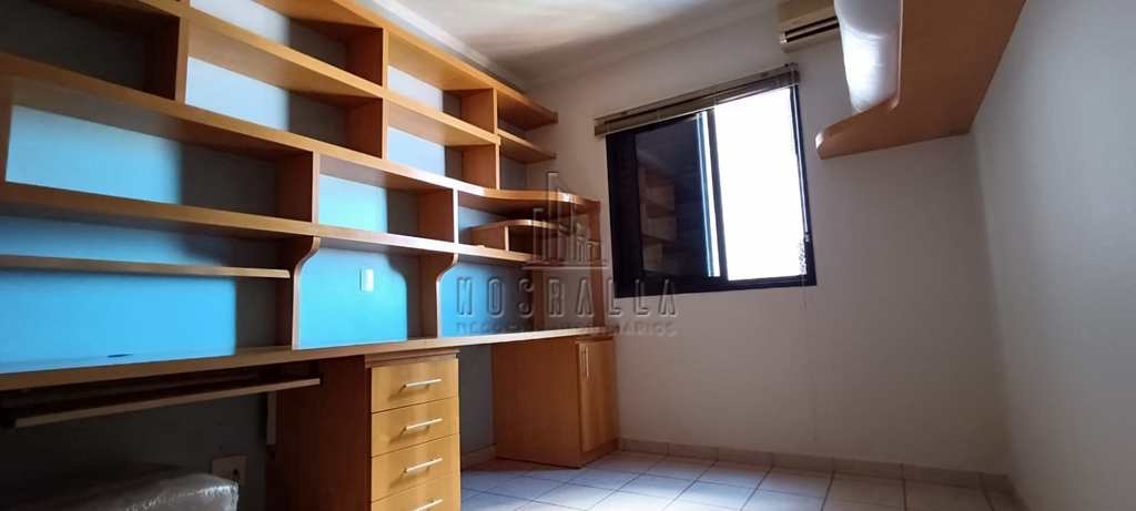 Apartamento em Jaboticabal, no bairro Centro