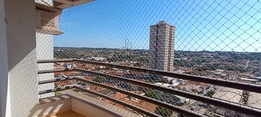 Apartamento em Jaboticabal, no bairro Centro