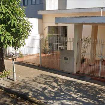 Casa em Jaboticabal, bairro Centro
