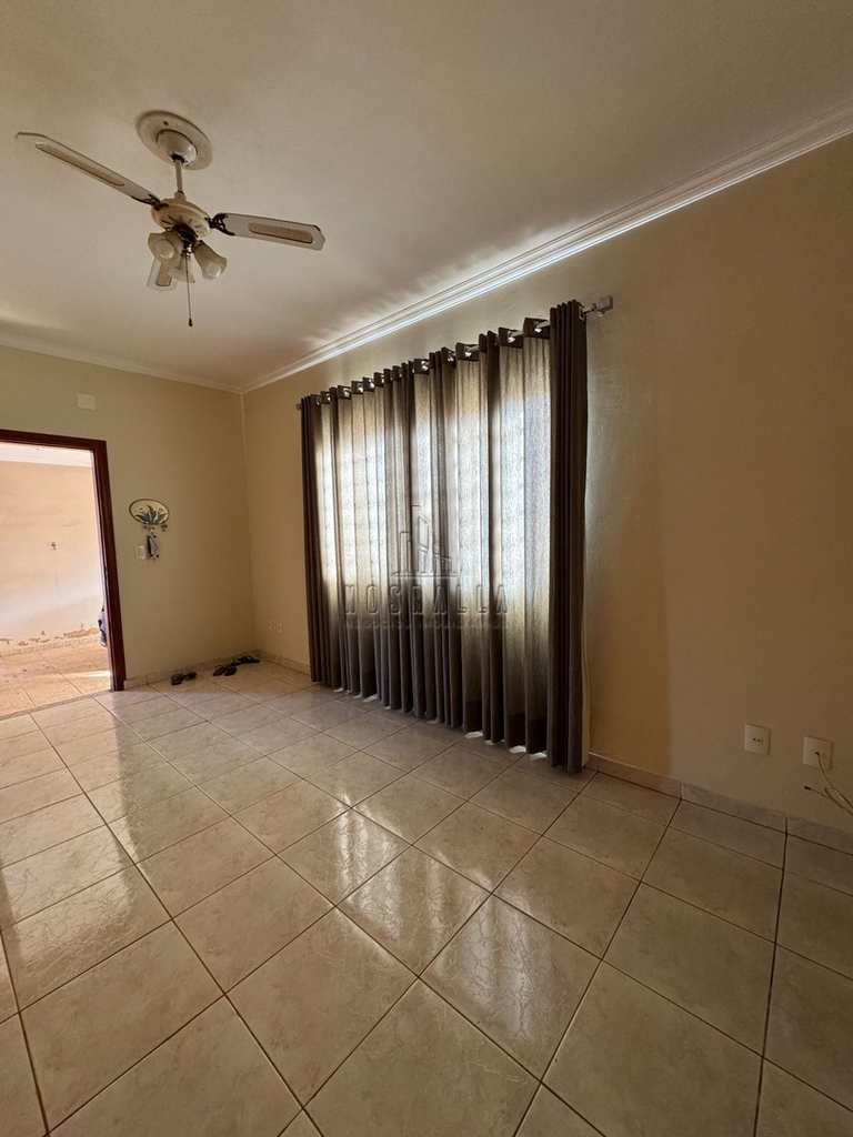 Casa em Jaboticabal, no bairro Jardim Primavera