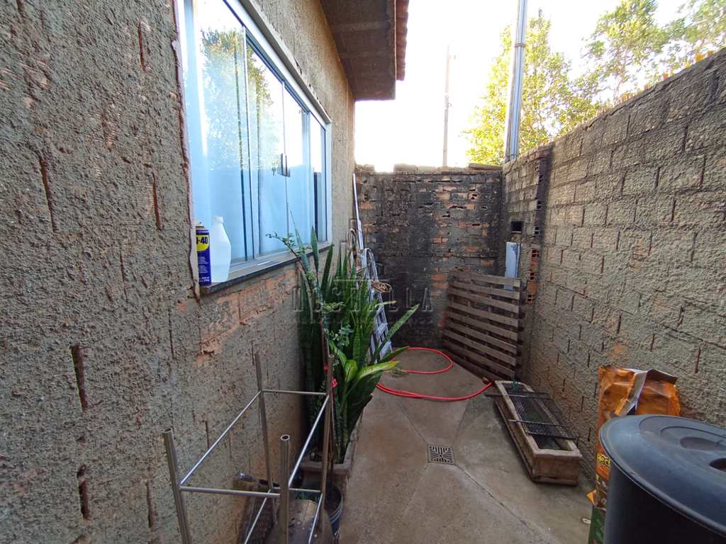 Casa em Jaboticabal, no bairro Parque das Araras