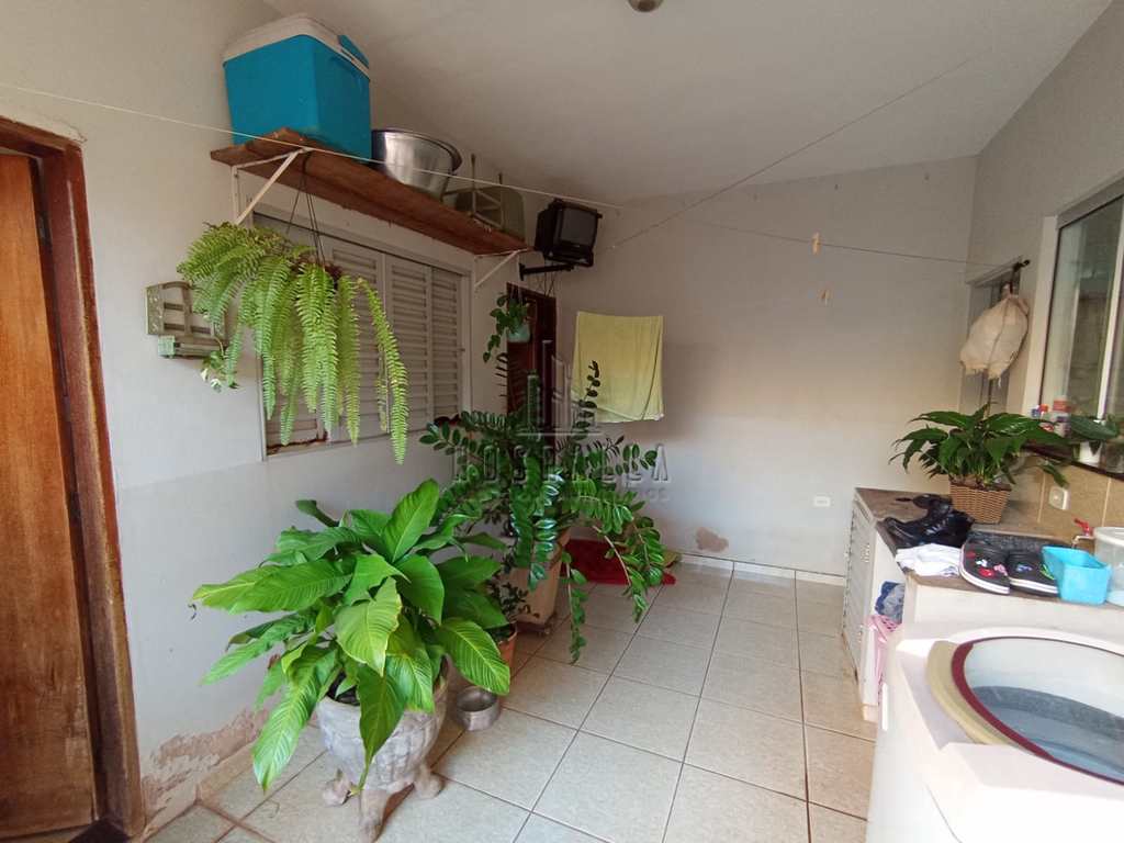 Casa em Jaboticabal, no bairro Parque das Araras