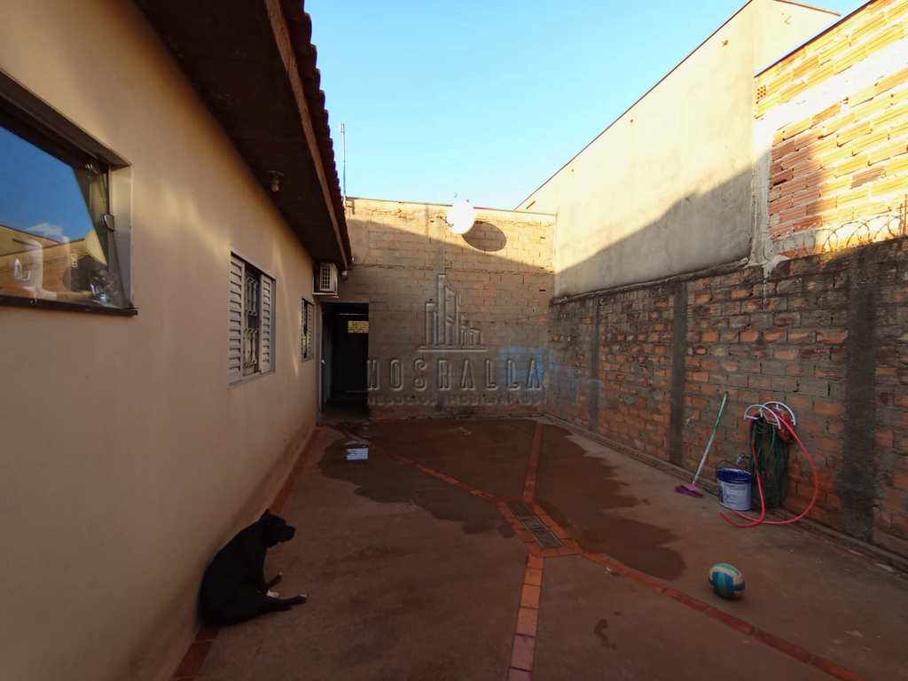 Casa em Jaboticabal, no bairro Parque das Araras