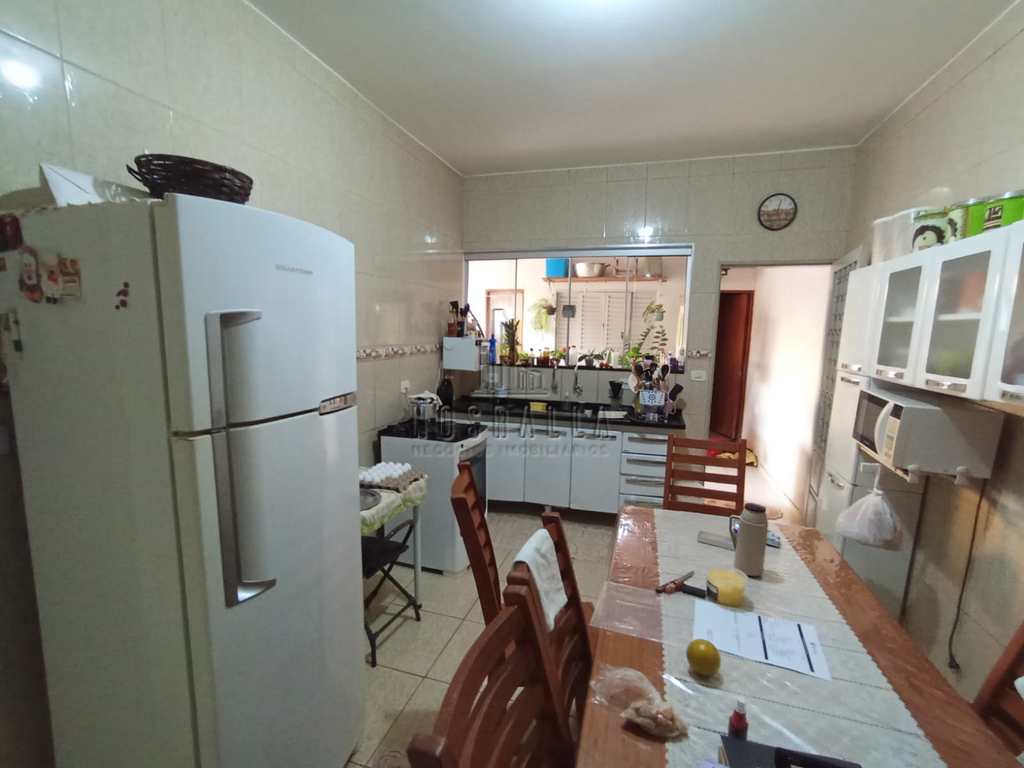 Casa em Jaboticabal, no bairro Parque das Araras