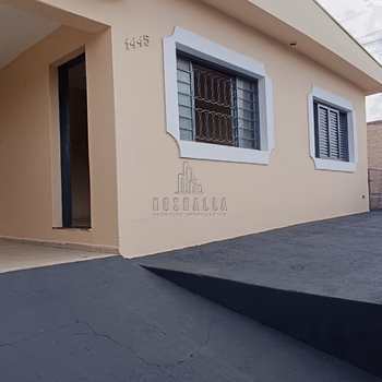 Casa em Jaboticabal, bairro X
