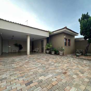 Casa em Jaboticabal, bairro Nova Jaboticabal