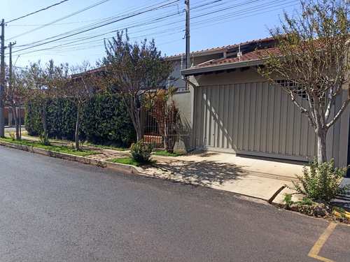 Casa, código 1725277 em Jaboticabal, bairro Nova Jaboticabal