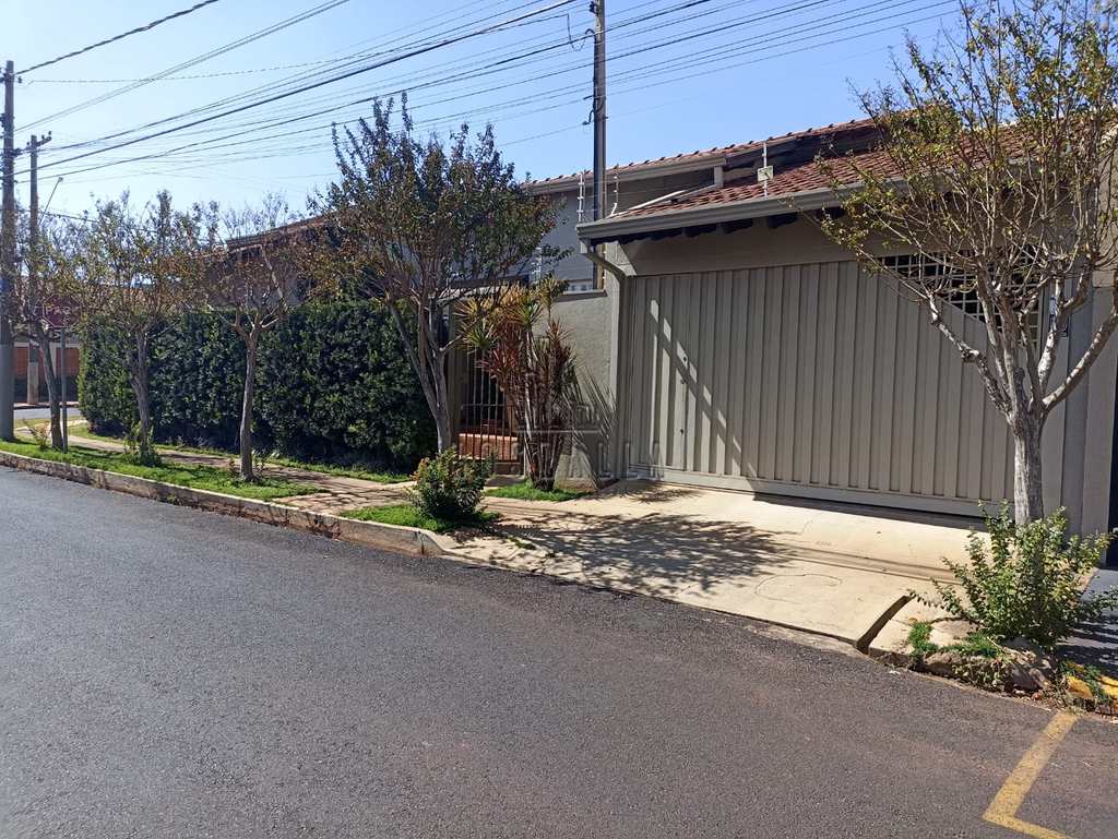 Casa em Jaboticabal, no bairro Nova Jaboticabal