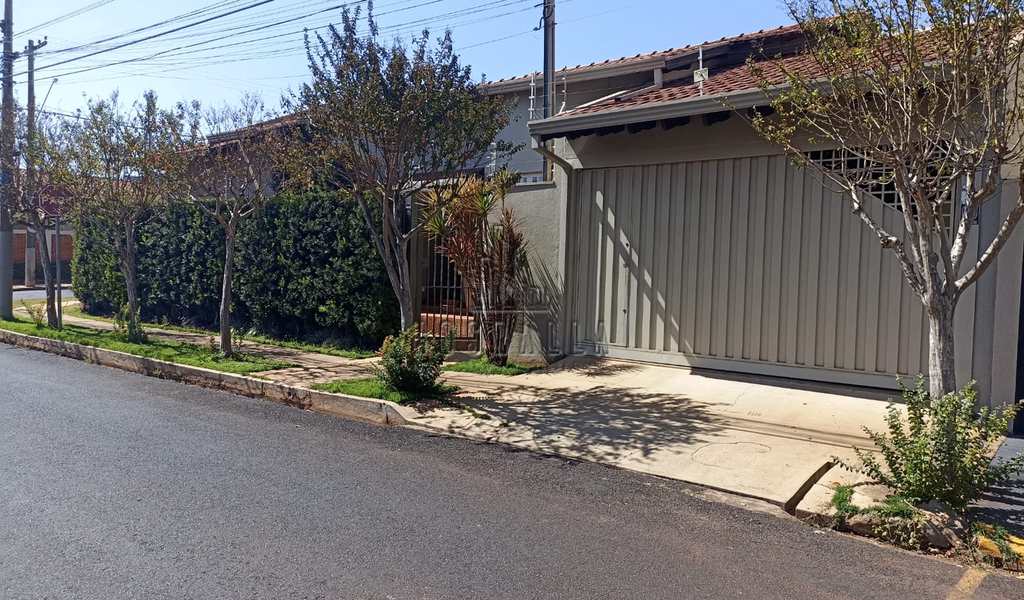 Casa em Jaboticabal, bairro Nova Jaboticabal