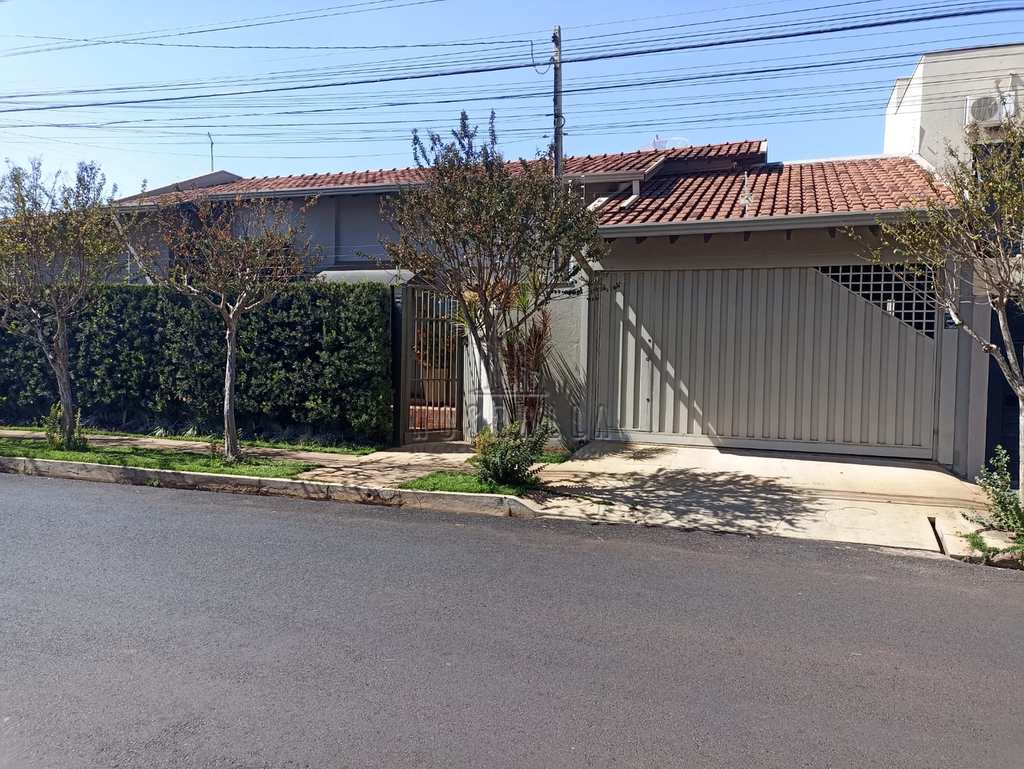 Casa em Jaboticabal, no bairro Nova Jaboticabal