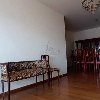 Apartamento em Jaboticabal, bairro Centro