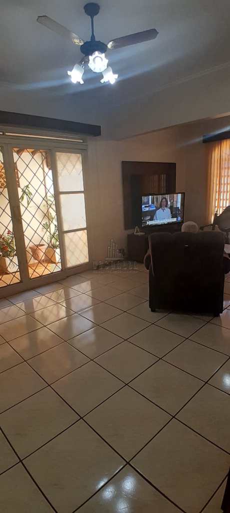 Casa em Jaboticabal, no bairro X