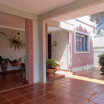 Casa em Jaboticabal, bairro Nova Jaboticabal