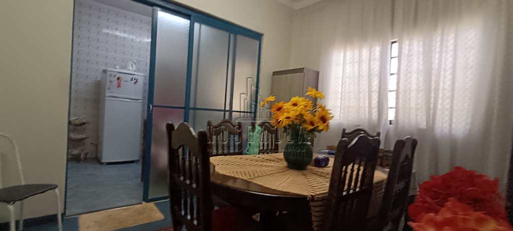 Casa em Jaboticabal, no bairro Nova Jaboticabal