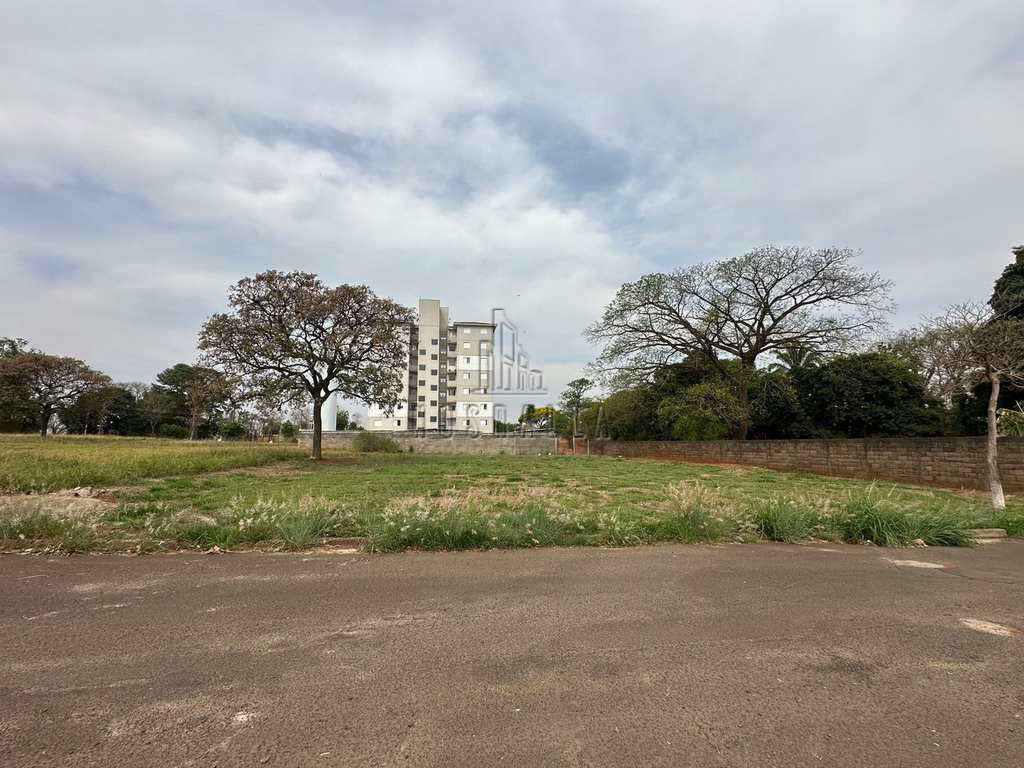 Terreno em Jaboticabal, no bairro Jardim Nova Aparecida