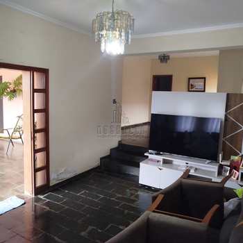 Casa em Jaboticabal, bairro Jardim Santa Rosa