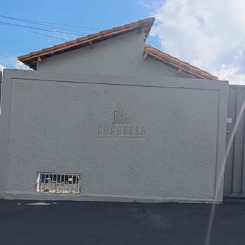 Casa em Jaboticabal, bairro Jardim Kennedy