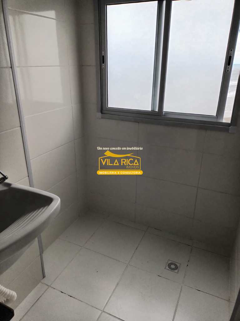 Apartamento em Mongaguá, no bairro Vila Dinapolis