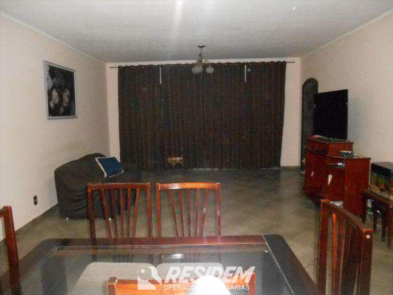 Casa em Bauru, no bairro Vila Pacífico II