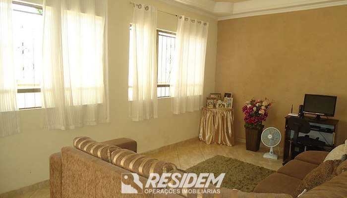 Casa, código 10184900 em Bauru, bairro Jardim Flórida