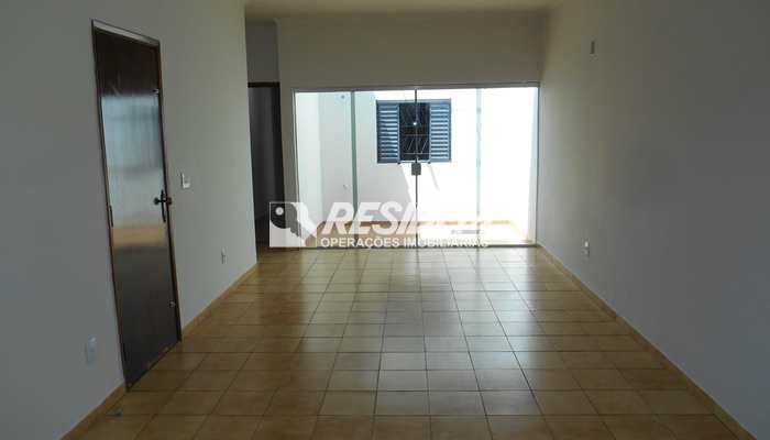 Casa, código 8932100 em Bauru, bairro Vila Independência