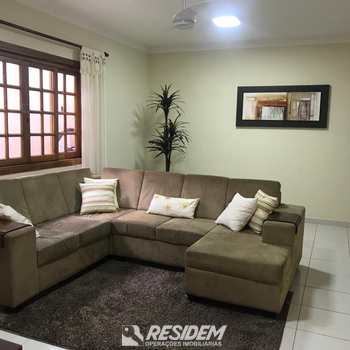 Casa em Bauru, bairro Núcleo Residencial Presidente Geisel