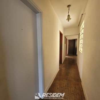 Casa em Bauru, bairro Centro
