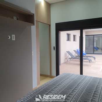 Casa de Condomínio em Bauru, bairro Jardim Shangri-Lá
