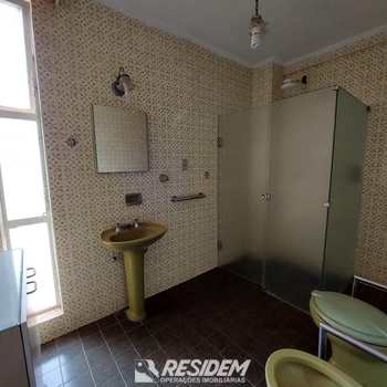 Apartamento em Bauru, bairro Centro