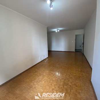 Apartamento em Bauru, bairro Centro
