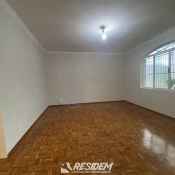 Casa em Bauru, bairro Jardim América