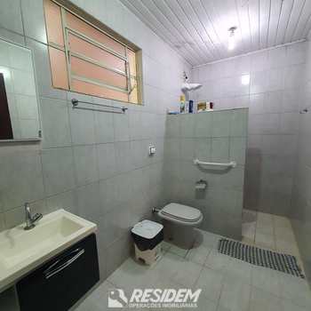 Casa em Bauru, bairro Núcleo Habitacional Mary Dota