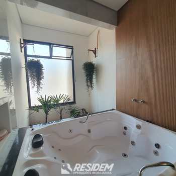 Casa em Agudos, bairro Centro