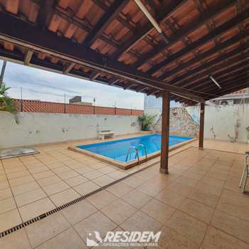 Casa em Bauru, bairro Jardim América