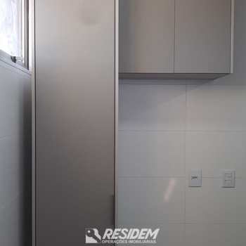 Apartamento em Bauru, bairro Estoril Centreville