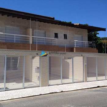 Sobrado em Praia Grande, bairro Canto do Forte