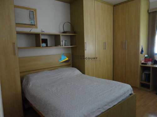 Apartamento, código 7931 em São Vicente, bairro Centro