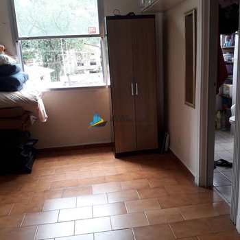 Kitnet em Santos, bairro José Menino