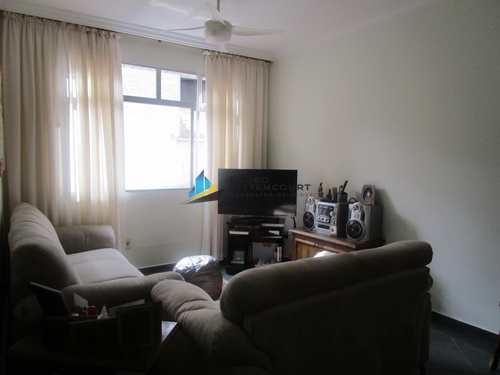 Apartamento, código 7958 em Santos, bairro Embaré