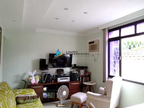 Apartamento, código 8504 em Santos, bairro Embaré
