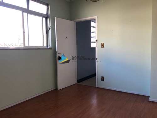 Apartamento, código 8528 em Santos, bairro Gonzaga