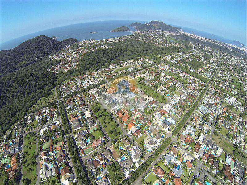 Terreno de Condomínio em Guarujá, no bairro Acapulco