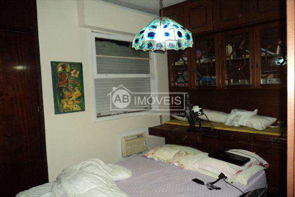 Apartamento em Santos, no bairro Gonzaga