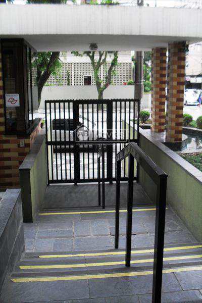 Apartamento em Santos, no bairro Boqueirão